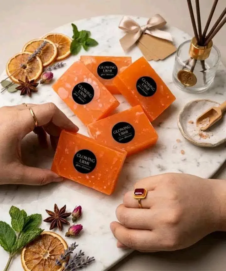 Glowing Urmi Body Whitening Soap